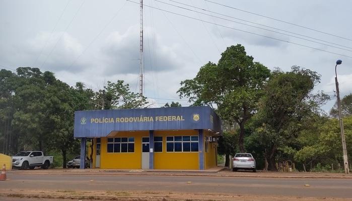 homem altos acidente caminhão