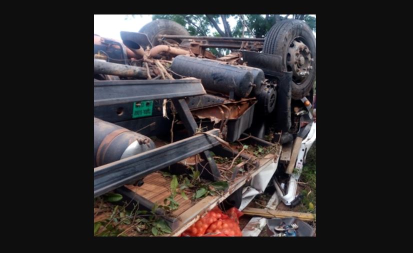 motorista preso às ferragens acidente em Valença