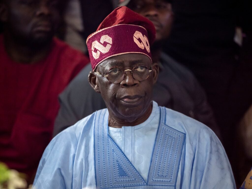 Tinubu toma posse como presidente da Nigéria e sucede a Buhari