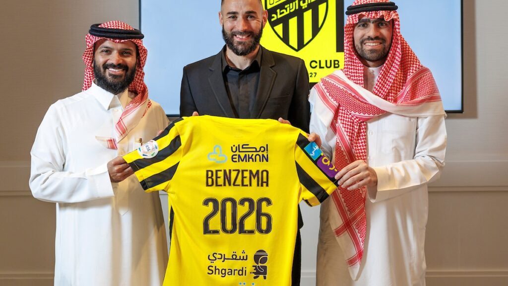 Karim Benzema assina contrato de 3 anos com o campeão saudita Al Ittihad