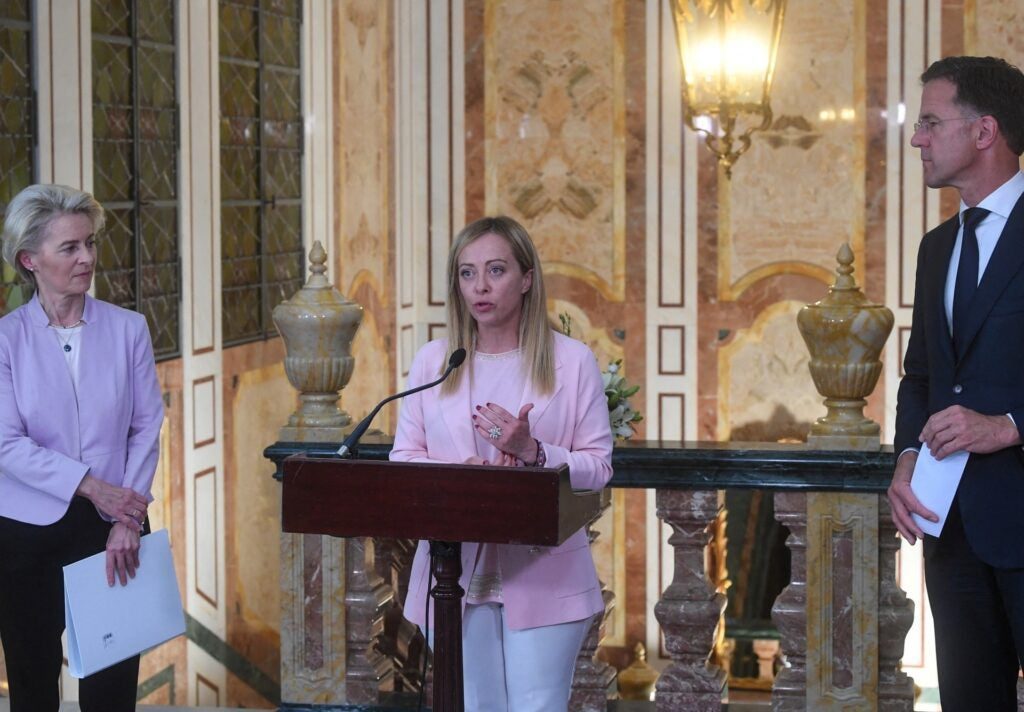 Por que a UE está oferecendo à Tunísia um pacote de assistência financeira?