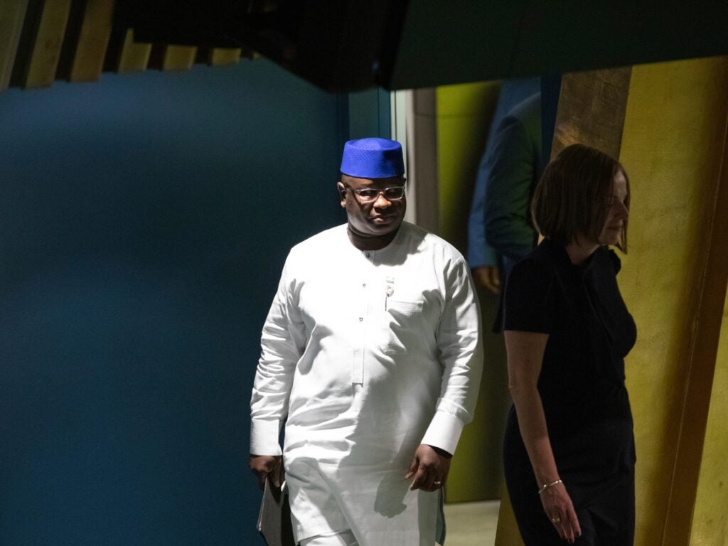 Rostos familiares e preocupações persistem antes da votação de junho em Serra Leoa