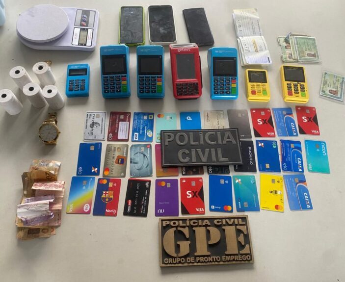 Operação da Polícia Civil do Maranhão resulta na prisão de três membros de quadrilha que aplicava golpes contra idosos, com prejuízos financeiros significativos.