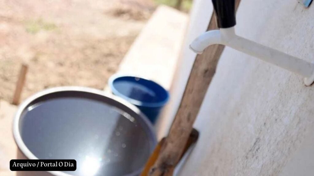 Há nove dias sem água, moradores fazem denúncia em Palmeira do Piauí