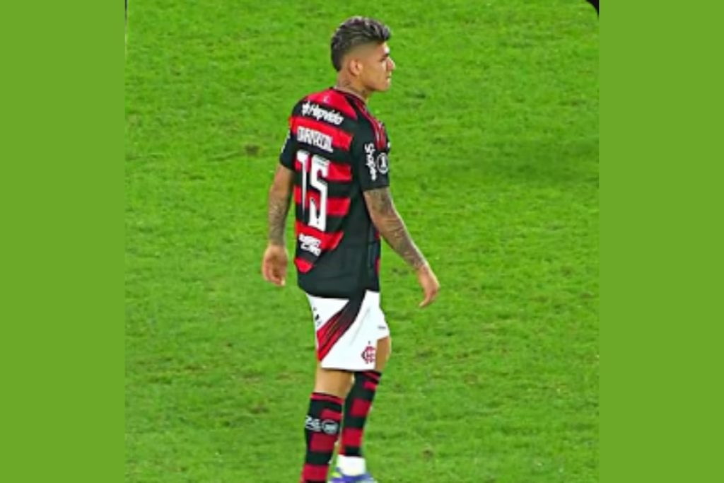 Flamengo lucra milhões com venda de Richard Ríos e anuncia Jorge Carrascal como reforço