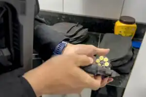 Revólver municiado encontrado na casa de investigado em Água Branca