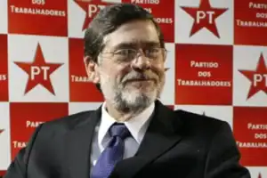 Foto do ex-deputado do PT, Paulo Frateschi, sorrindo